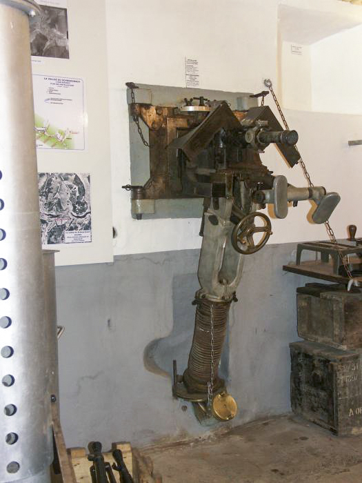 Ligne Maginot - DAMBACH NORD - NEUNHOFFEN SUD-EST - (Casemate d'infanterie - Double) - Jumelage de mitrailleuses Reibel MAC 31 - LAMBERT Pascal