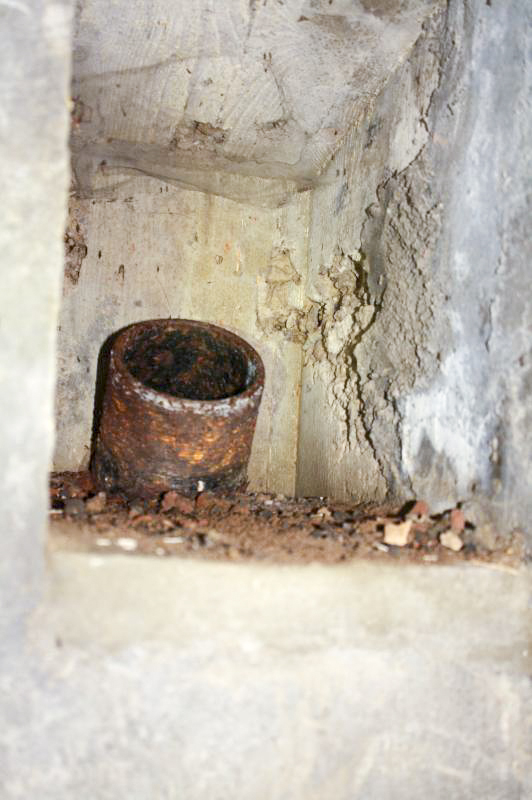 Ligne Maginot - DAMBACH SCIERIE - (Blockhaus pour arme infanterie) - Entrée materiel
Emplacement pour une goulotte LG simplifiée couvrant les arrières du blockhaus. - HAAG R.