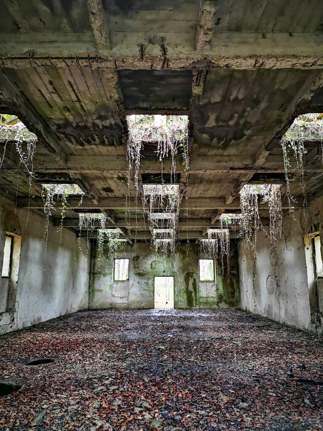 Ligne Maginot - VIRMING - (Dépôt de Munitions) - Intérieur d'un bâtiment de stockage pour munitions légères, probablement indépendant de la période Maginot - DK_Antoine4