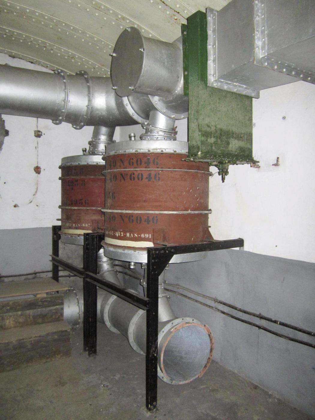 Ligne Maginot - BUCHHOLZBERG (I / 79° RIF) - (Abri) - Vanne air pur permettant le passage par les filtres
Ouverte en régime gazé. Fermé en régime air pur