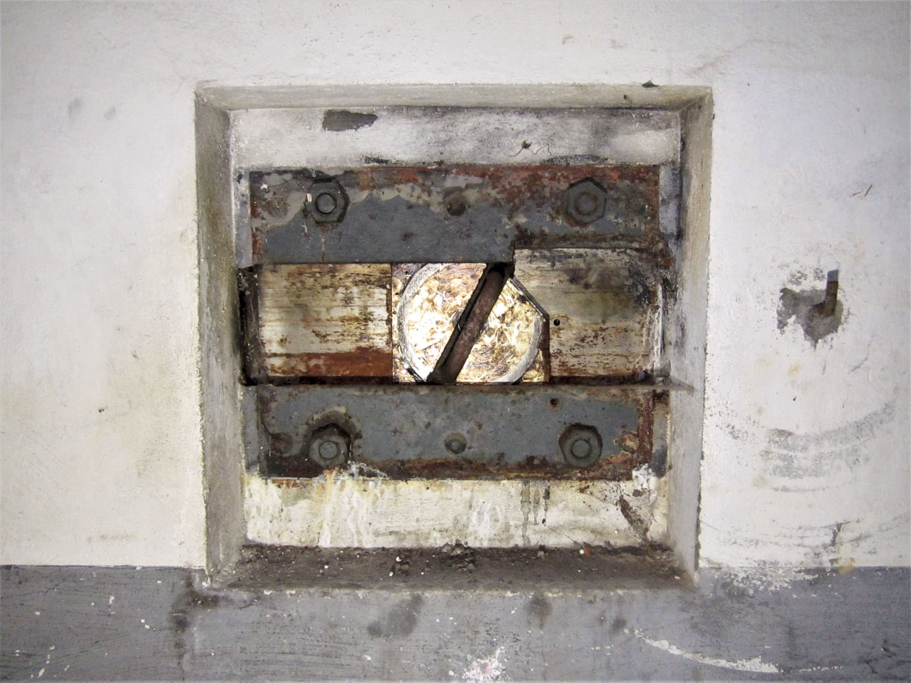 Ligne Maginot - HOFFEN - (Abri) - Créneau FM de défense intérieur de l'entrée Nord