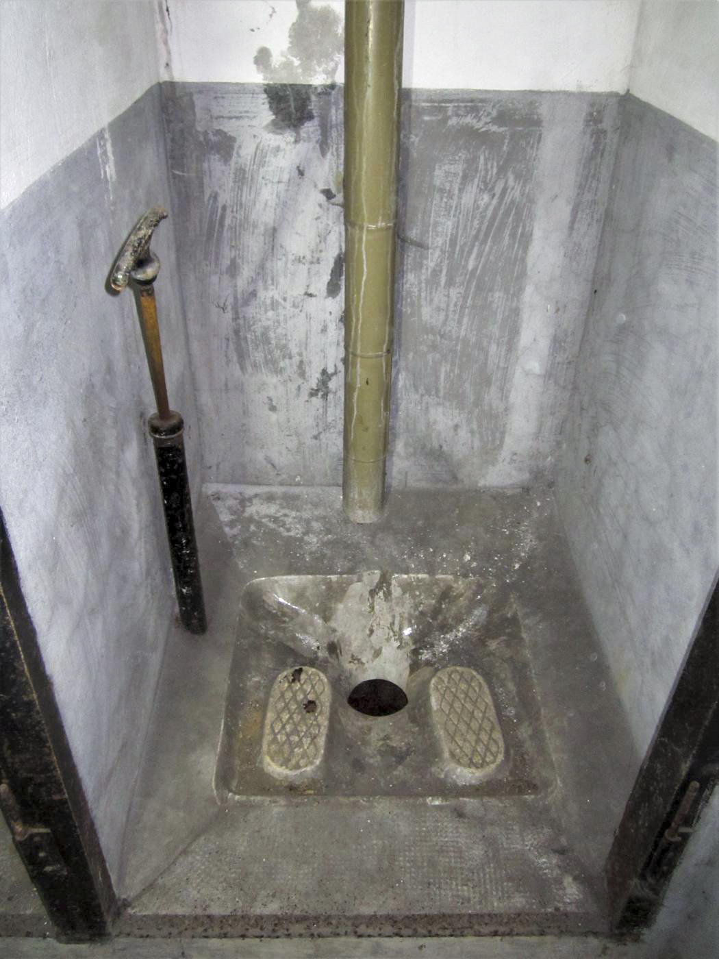 Ligne Maginot - HOFFEN - (Abri) - Latrines