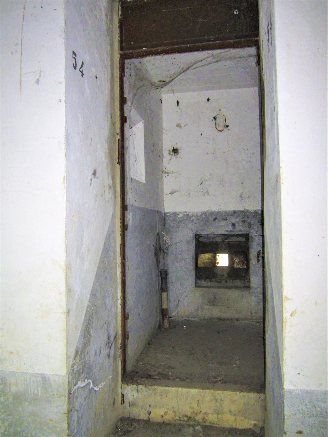 Ligne Maginot - HOFFEN - (Abri) - Entrée des latrines pour officiers
