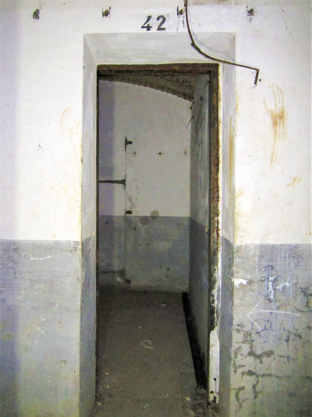 Ligne Maginot - HOFFEN - (Abri) - Entrée de la chambre pour 4 sous-officiers n°42