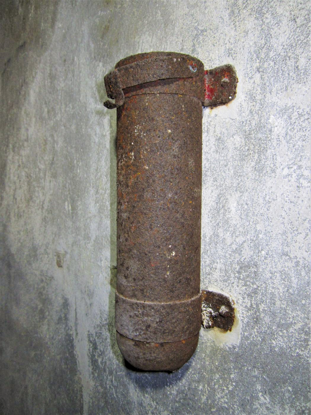 Ligne Maginot - HOFFEN - (Abri) - Usine
Support d'un extincteur