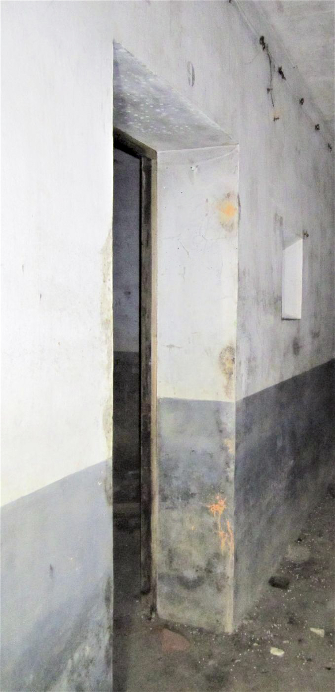 Ligne Maginot - HOFFEN - (Abri) - Entrée de la chambre pour 16 hommes n°9
(PC)