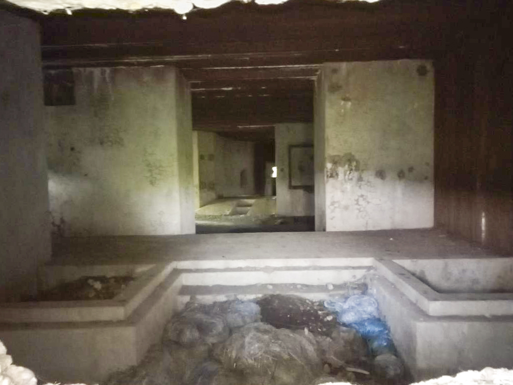 Ligne Maginot - MC9B - MC24 - (Casemate d'infanterie - Double) - La salle ouest (entree obturé) - jin jac