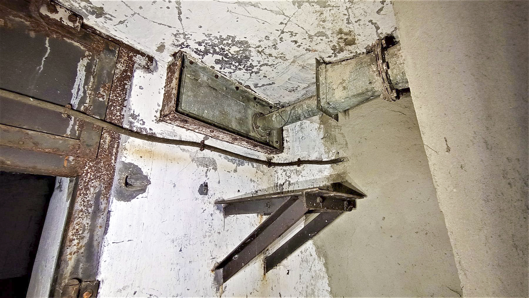 Ligne Maginot - REYERSVILLER - (Abri) - Support du Ventilateur de mise en surpression de la caponnière