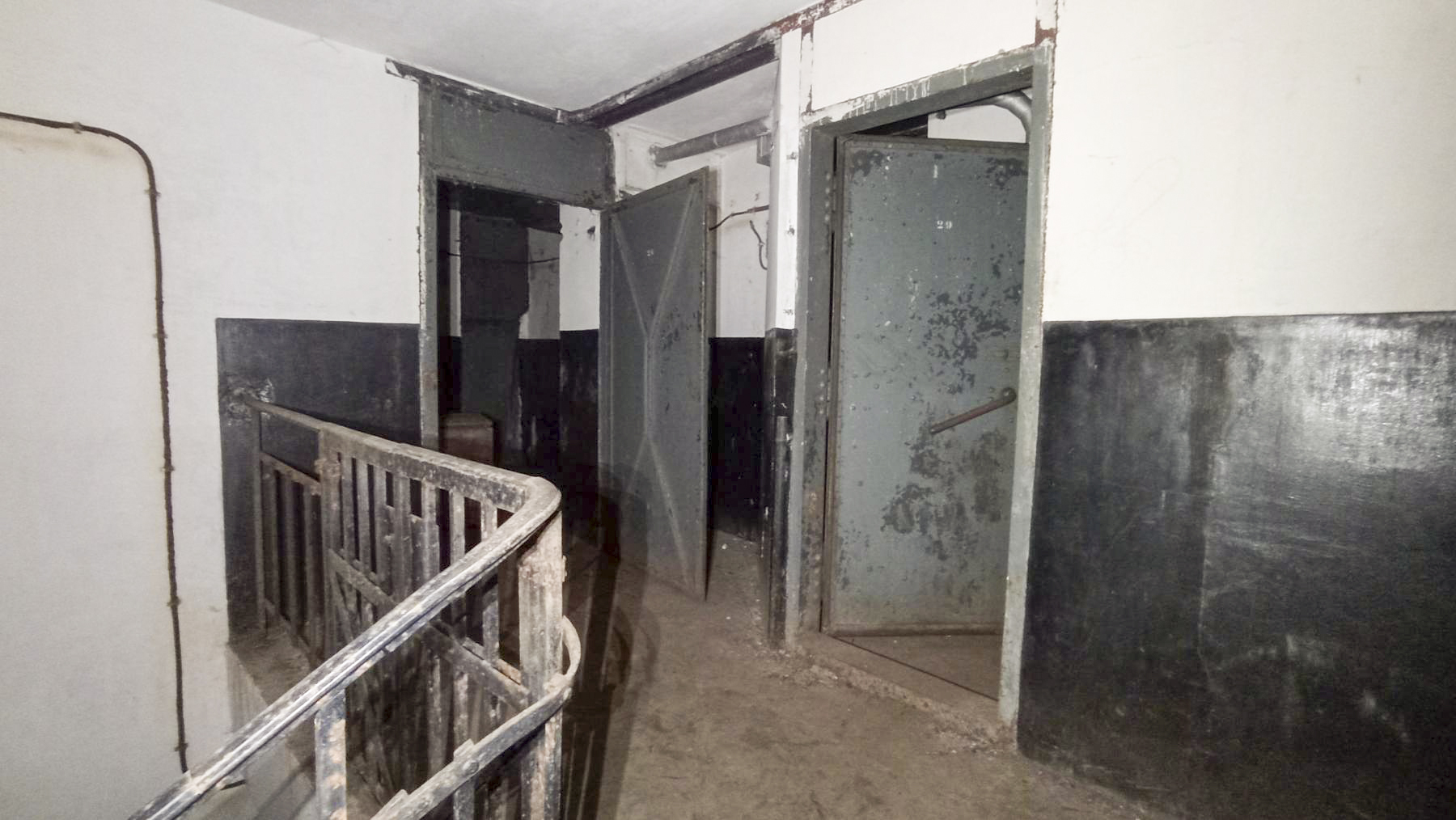 Ligne Maginot - FREUDENBERG (QUARTIER SCHIESSECK - I/37° RIF) - (Abri) - Palier du coffre Ouest - Baptiste GAUDIN