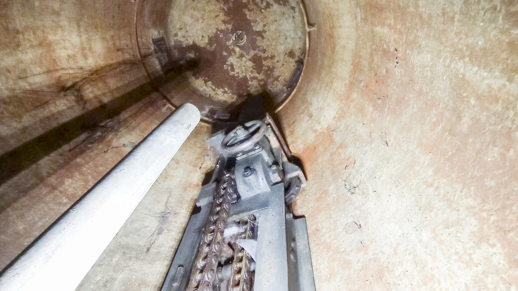 Ligne Maginot - FREUDENBERG (QUARTIER SCHIESSECK - I/37° RIF) - (Abri) - Commandes du réglage en hauteur du plancher mobile - Baptiste GAUDIN