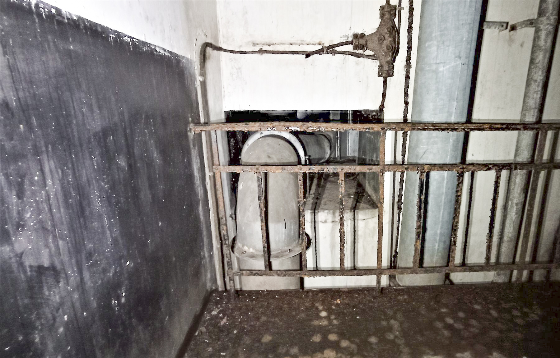 Ligne Maginot - FREUDENBERG (QUARTIER SCHIESSECK - I/37° RIF) - (Abri) - Coffre Est
Le conduit d'alimentation en air pur - Baptiste GAUDIN