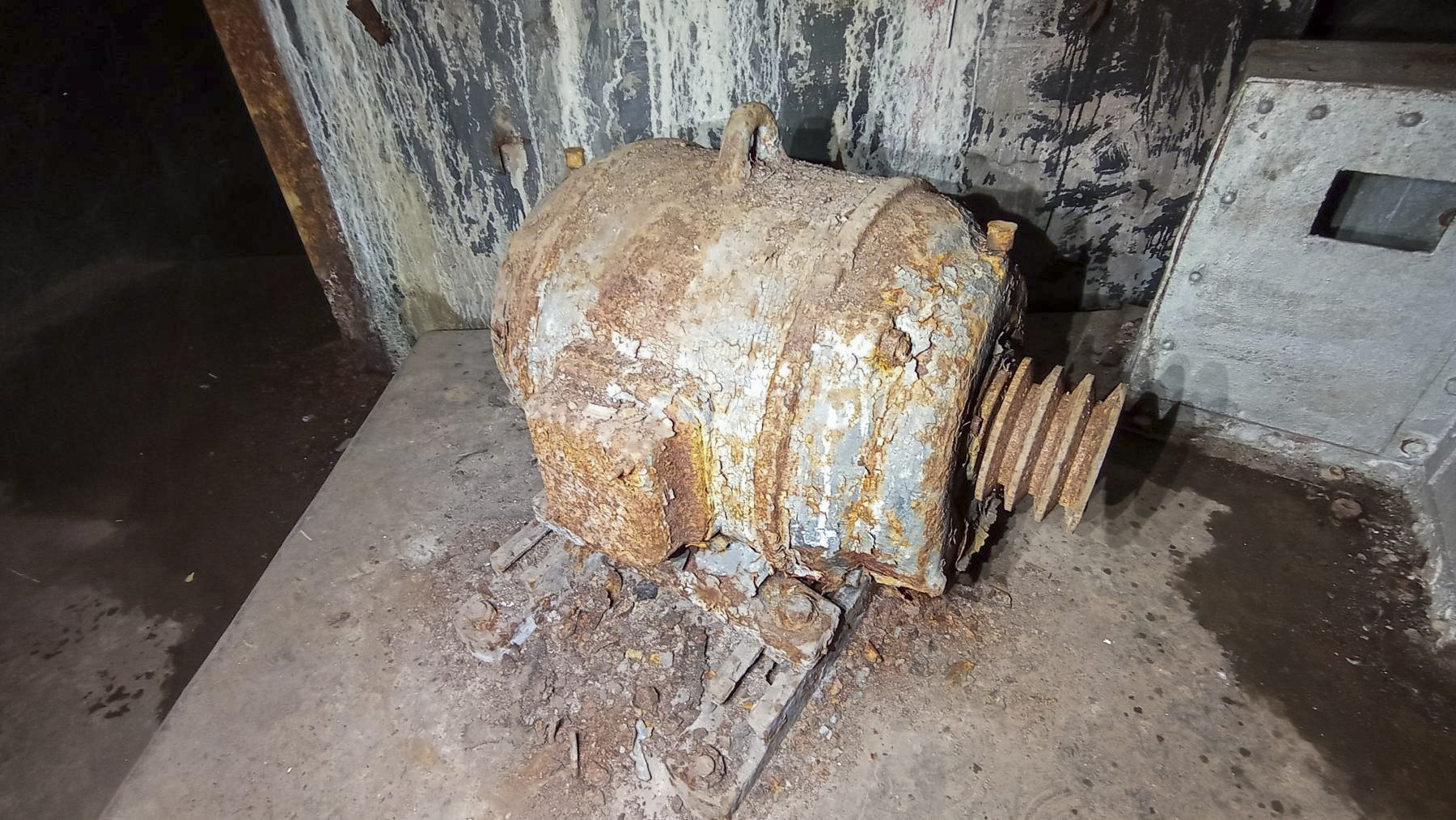 Ligne Maginot - FREUDENBERG (QUARTIER SCHIESSECK - I/37° RIF) - (Abri) - Moteur du ventilateur air gazé - Baptiste GAUDIN