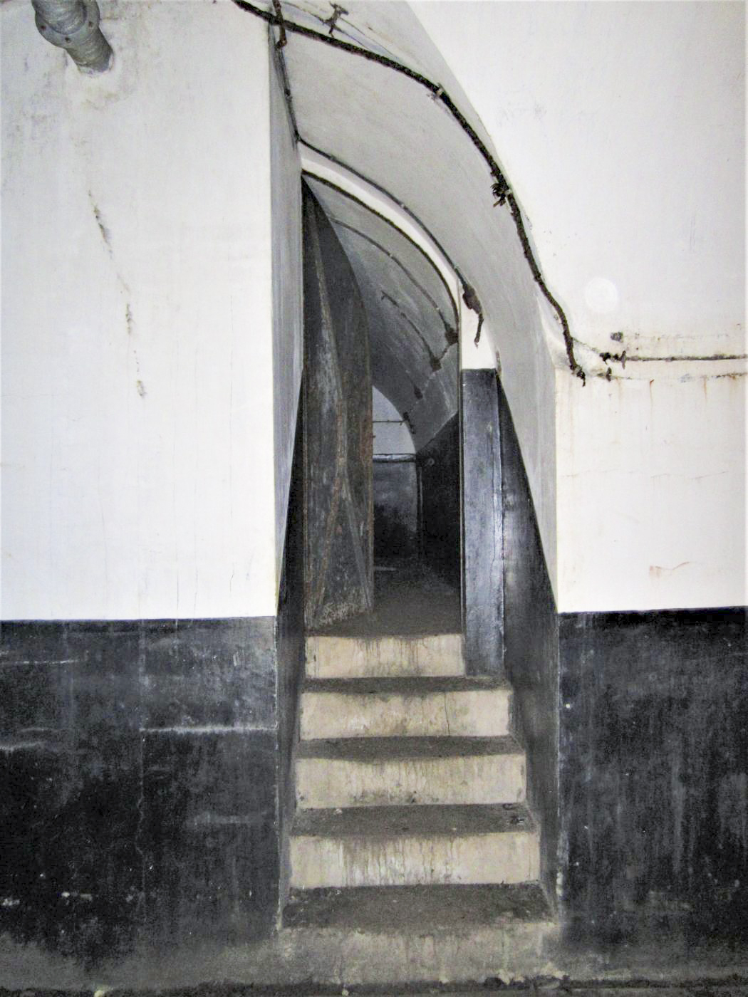 Ligne Maginot - FREUDENBERG (QUARTIER SCHIESSECK - I/37° RIF) - (Abri) - Entrée des latrines - Gregory Fuchs