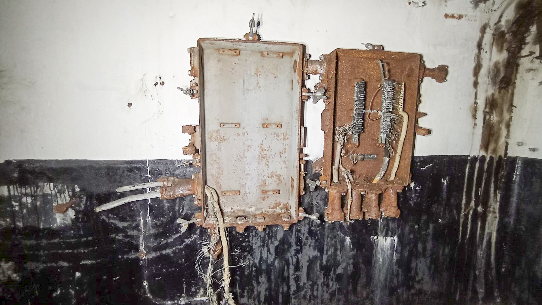 Ligne Maginot - FREUDENBERG (QUARTIER SCHIESSECK - I/37° RIF) - (Abri) - Central téléphonique
Répartiteurs téléphoniques TM 32 - Baptiste GAUDIN