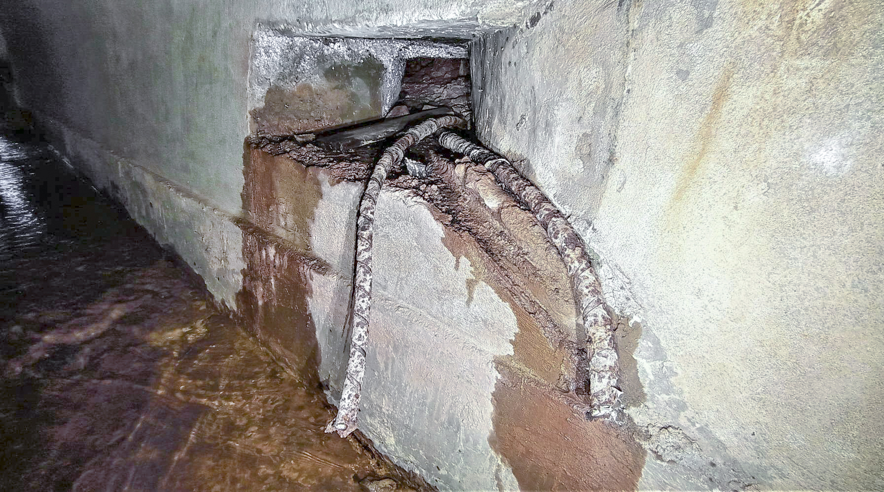 Ligne Maginot - FREUDENBERG (QUARTIER SCHIESSECK - I/37° RIF) - (Abri) - Entrée des câbles téléphoniques - Baptiste GAUDIN