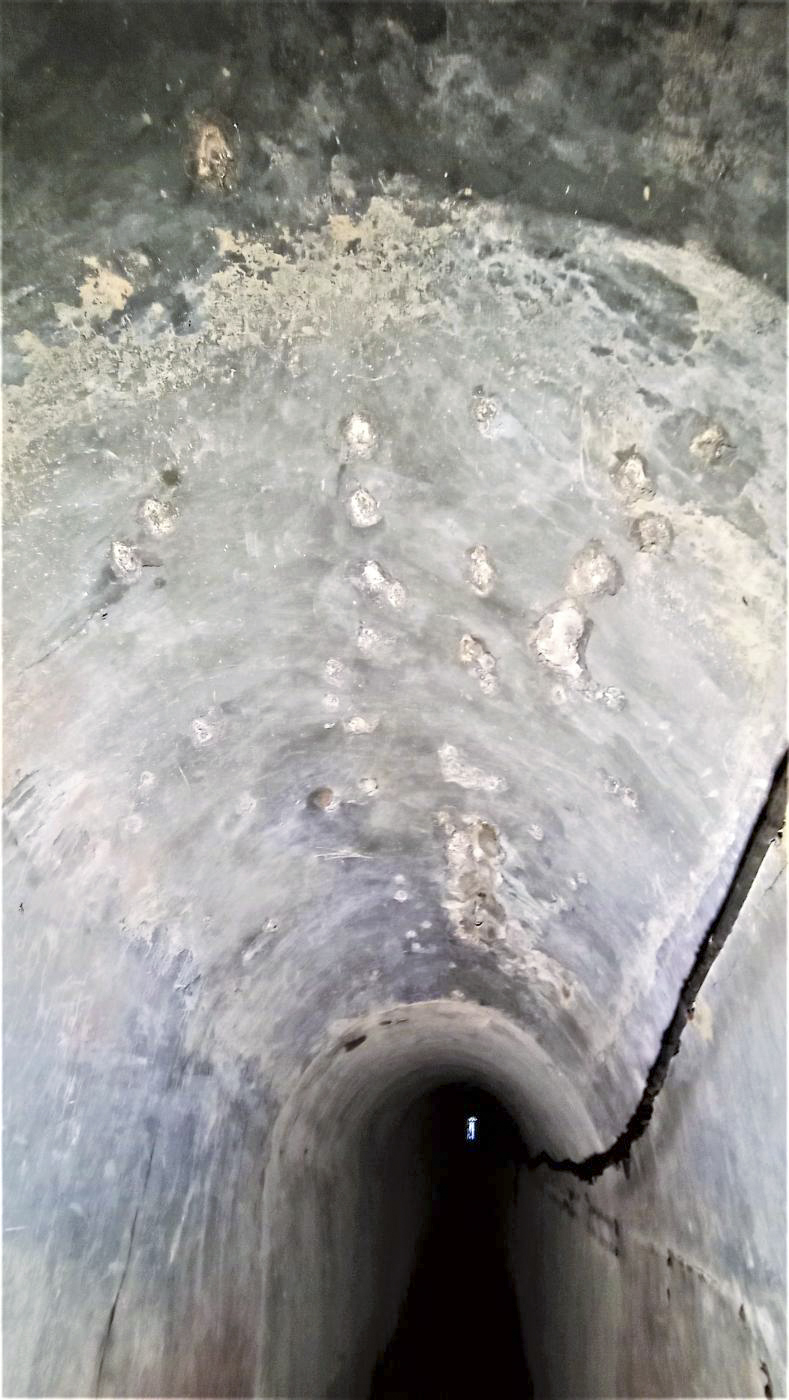 Ligne Maginot - FREUDENBERG (QUARTIER SCHIESSECK - I/37° RIF) - (Abri) - Impacts de balles sur la voute de la galerie - Baptiste GAUDIN