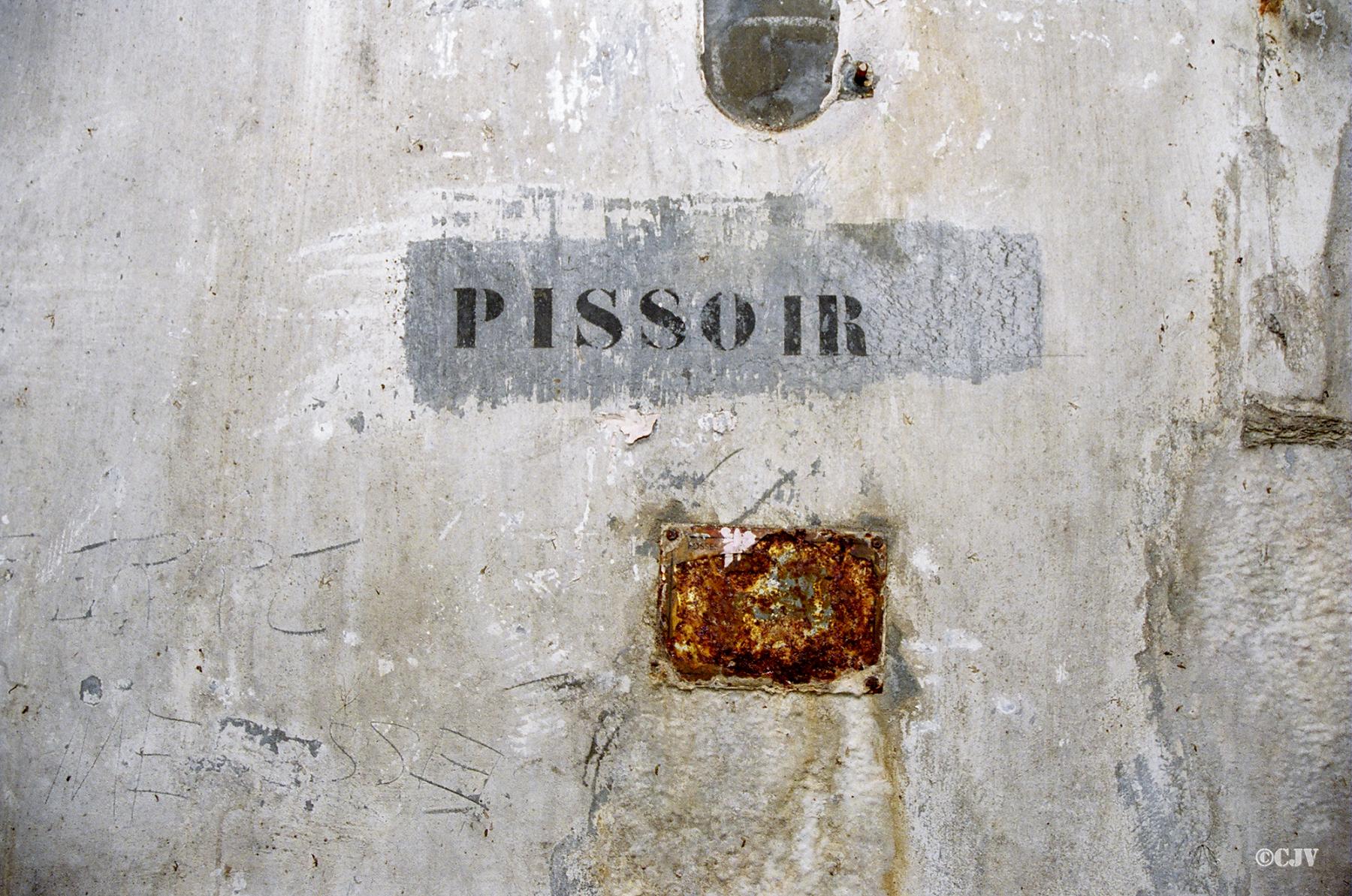 Ligne Maginot - REYERSVILLER - (Abri) - Inscription 'pissoir'