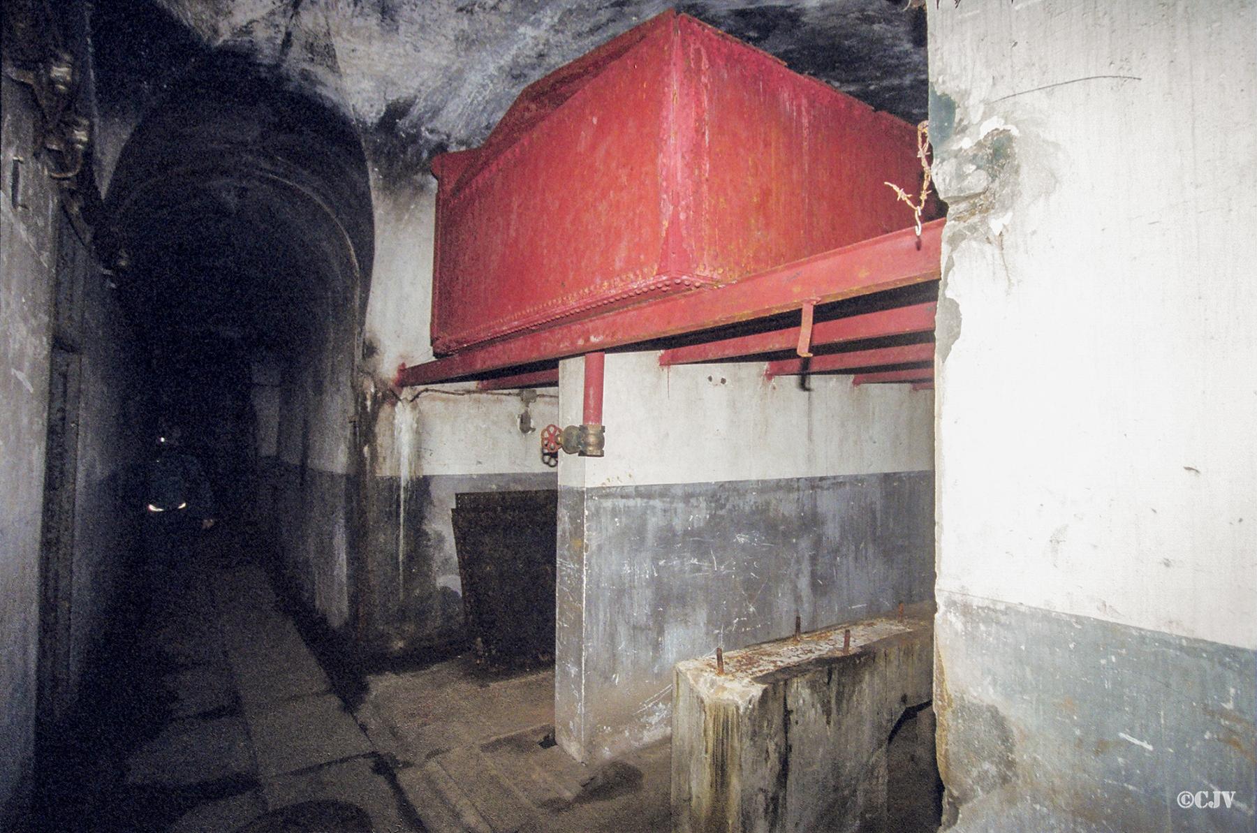 Ligne Maginot - REYERSVILLER - (Abri) - Pompe du puits et réservoir journalier
