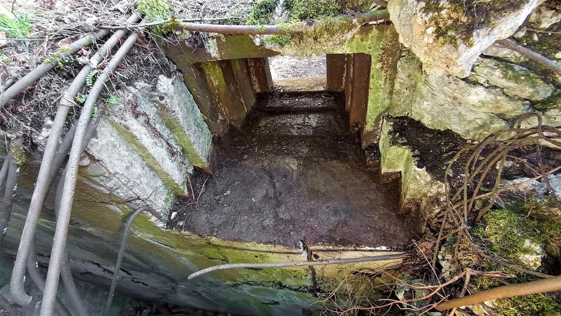Ligne Maginot - SCHMELZBACH OUEST - (Casemate d'infanterie) - Créneau pour jumelage de mitrailleuses