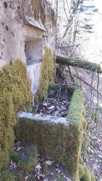 Ligne Maginot - M13 - NONNENHARDT OUEST 2 - (Blockhaus pour arme infanterie) - Créneau mitrailleuse et fosse à douilles
