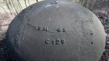 Ligne Maginot - GUNSTHAL FERME OUEST - (Blockhaus pour arme infanterie) - Marquage de la cloche GFM ' SM 33 C 129 '