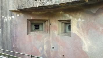 Ligne Maginot - FOUR A CHAUX - FAC - (Ouvrage d'artillerie) - Entrée des hommes
Créneau JM/canon de 47 et créneau FM