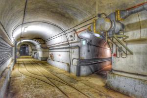 Ligne Maginot - FOUR A CHAUX - FAC - (Ouvrage d'artillerie) - La gare arrière
La sous-station se trouve à gauche
A droite la galerie menant à l'EH en desservant  le PC et la caserne