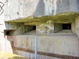 Ligne Maginot - HACKENBERG - A19 (Ouvrage d'artillerie) - Bloc 7
Créneaux de tir.