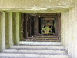 Ligne Maginot - HACKENBERG - A19 (Ouvrage d'artillerie) - Bloc 7
Détail d'un créneau de jumelage de mitrailleuses.