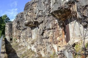 Ligne Maginot - HACKENBERG - A19 (Ouvrage d'artillerie) - Bloc 8
Casemate d'artillerie pilonnée par l'artillerie américaine en 1944