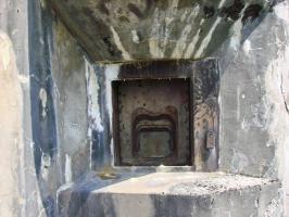 Ligne Maginot - HACKENBERG - A19 (Ouvrage d'artillerie) - Bloc 9
Embrasure de 135
Noter le volet blindé verrouillé