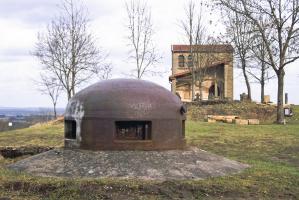 Ligne Maginot - HACKENBERG - A19 - (Ouvrage d'artillerie) - Bloc 11
Cloche GFM et la chapelle