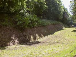 Ligne Maginot - HACKENBERG - A19 (Ouvrage d'artillerie) - Fossé antichar
On aperçoit au fond a droite le bloc 22.