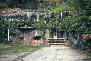 Ligne Maginot - GALGENBERG - A15 - (Ouvrage d'artillerie) - Entrée munitions
1982