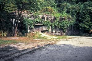 Ligne Maginot - GALGENBERG - A15 - (Ouvrage d'artillerie) - Entrée munitions
1982