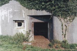 Ligne Maginot - B721 - TRIEUX du CHENEAU (Blockhaus pour canon) - L'entrée, avec sa date 1936