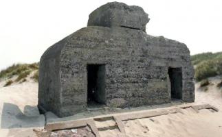 Ligne Maginot - B1BIS - LA ROCHELLE - (Blockhaus pour arme infanterie) - Le bloc B1bis, vu de l'ouest