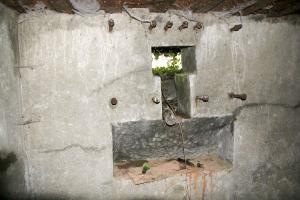 Ligne Maginot - FM127 PETIT MUEHLBERG NORD - (Blockhaus pour arme infanterie) - Le créneau pour mitrailleuse