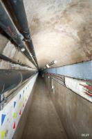 Ligne Maginot - GRAND LOT - X2 - (Abri) - Galerie de liaison avec l'ouvrage du Rochonvillers
Les fléchage colorés au mur sont les itinéraires d'évacuation en cas d'incendie