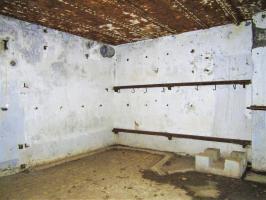 Ligne Maginot - NONNENHARDT N°3 - (Blockhaus pour arme infanterie) - Chambre de tir Est 
Emplacement des lits de l'équipage