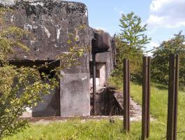 Ligne Maginot - LEMBACH - (Ouvrage d'infanterie) - Bloc 2
Rails antichar et projecteur blindé