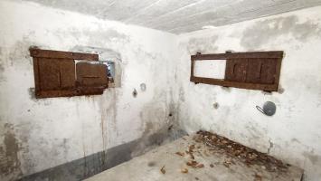 Ligne Maginot - M13 - NONNENHARDT OUEST 2 - (Blockhaus pour arme infanterie) - Créneau latéral et créneau mitrailleuse