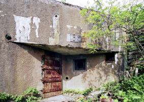 Ligne Maginot - NONNENHARDT N°1 (Blockhaus pour arme infanterie) - L'entrée et la caponnière FM de défense rapprochée