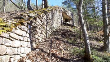 Ligne Maginot - NONNENHARDT N°1 - (Blockhaus pour arme infanterie) - Mur de soutènement
