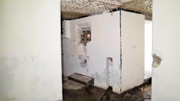 Ligne Maginot - NONNENHARDT N°1 - (Blockhaus pour arme infanterie) - Caponnière FM défendant l'entrée, à droite l'entrée du blockhaus