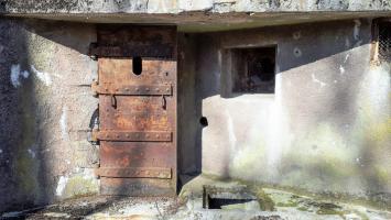 Ligne Maginot - NONNENHARDT N°2 - (Blockhaus pour arme infanterie) - L'entrée et la caponnière FM de défense rapprochée