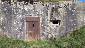 Ligne Maginot - SPIESS 1 - (Blockhaus pour arme infanterie) - L'entrée et le créneau de défense rapprochée