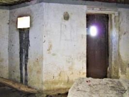 Ligne Maginot - SPIESS 1 - (Blockhaus pour arme infanterie) - L'entrée et le créneau de défense rapprochée