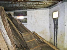 Ligne Maginot - SPIESS 1 - (Blockhaus pour arme infanterie) - Créneau de défense rapprochée et créneau mitrailleuse Nord-Est