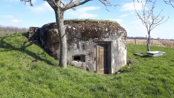 Ligne Maginot - SPIESS 3 - (Blockhaus pour arme infanterie) - L'entrée et le créneau de défense rapprochée